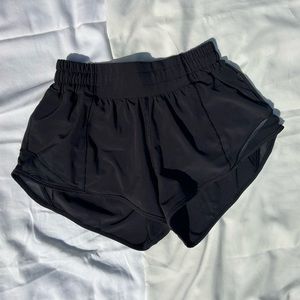 lululemon Hotty Hot Low-Rise Short 2.5” Black